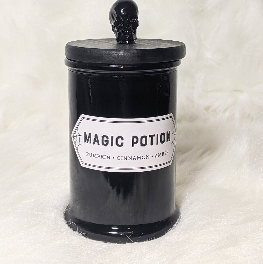 NWT Gothic Candle